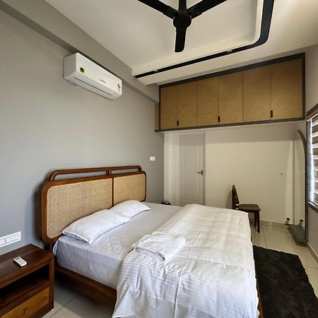 Thulasi Avenue Inn Поллачі Екстер'єр фото
