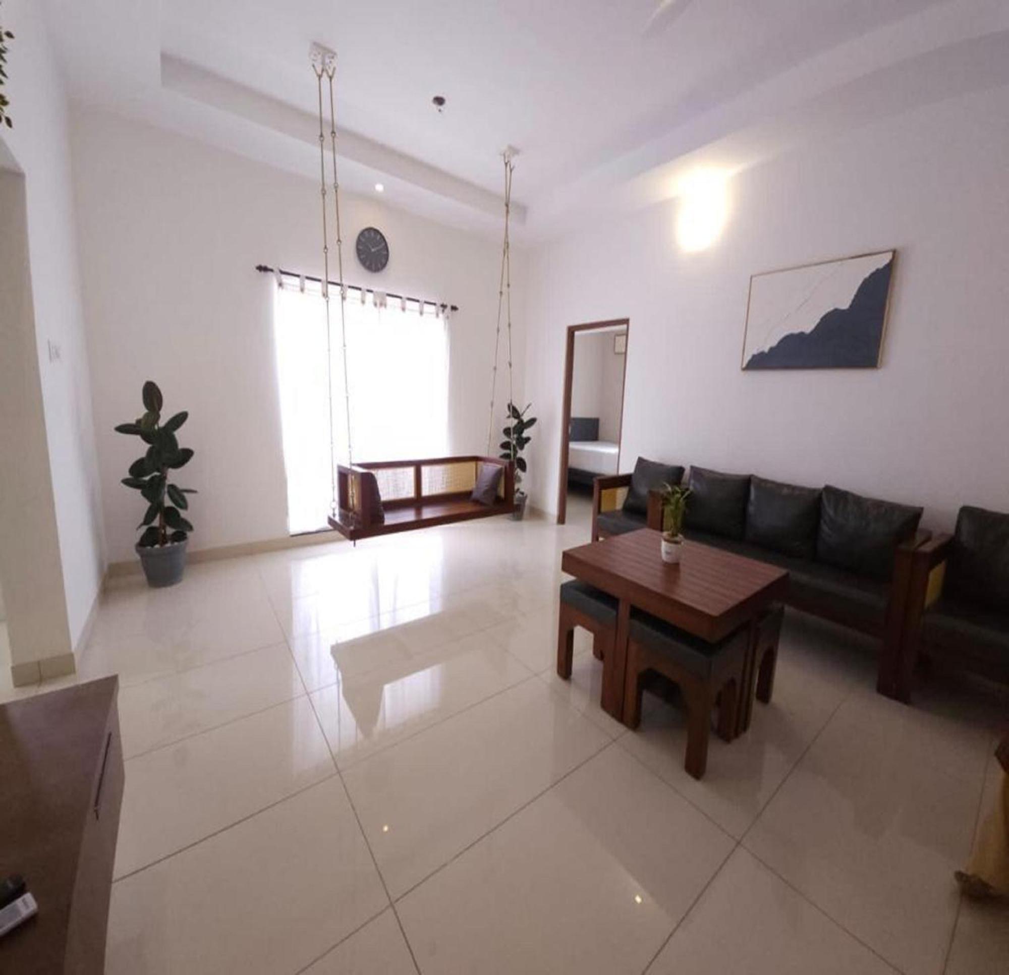 Thulasi Avenue Inn Поллачі Екстер'єр фото