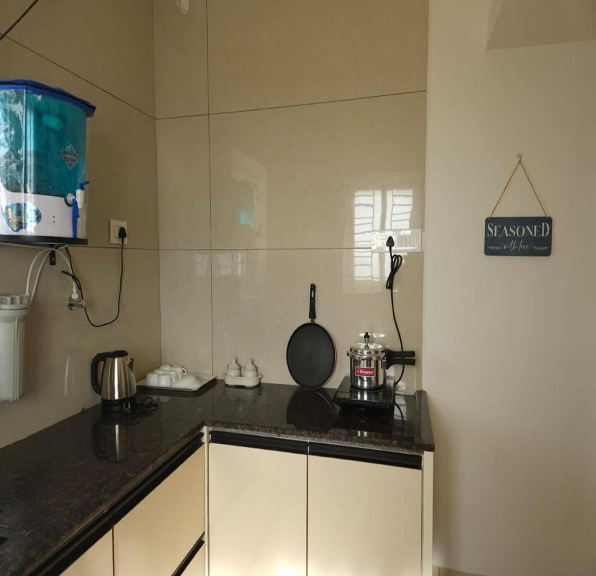 Thulasi Avenue Inn Поллачі Екстер'єр фото