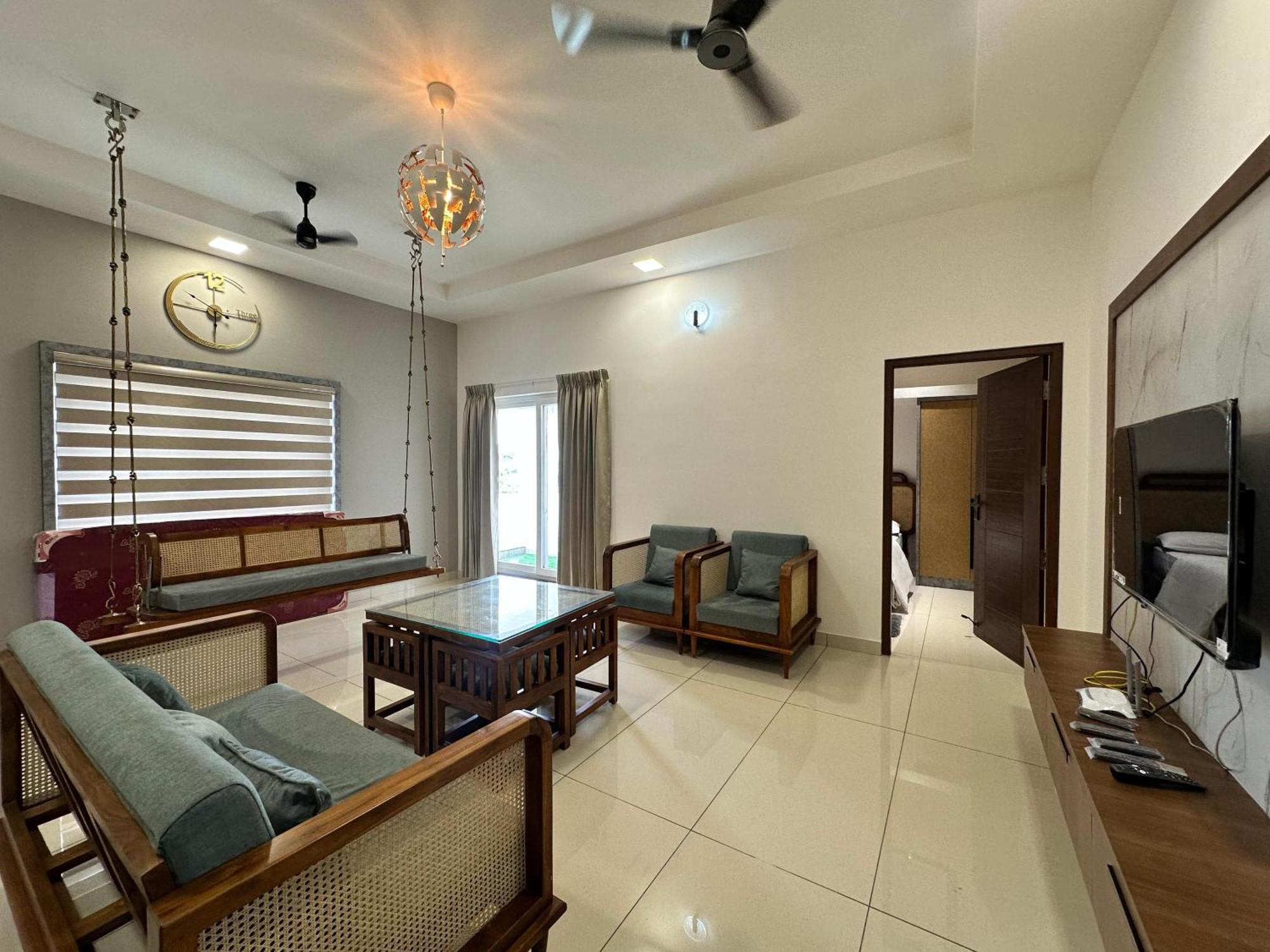 Thulasi Avenue Inn Поллачі Екстер'єр фото