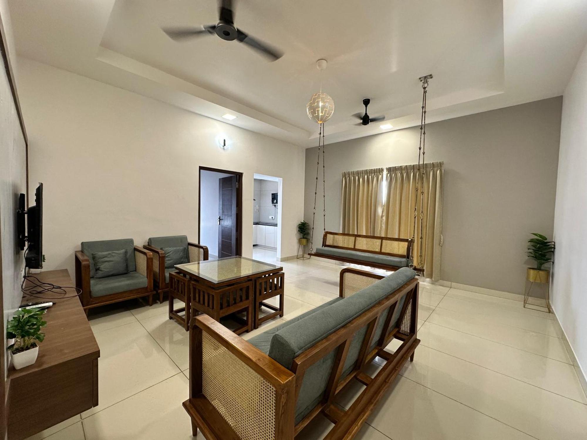 Thulasi Avenue Inn Поллачі Екстер'єр фото